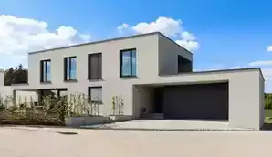 Einfamilienhaus mit Flachdach, überdachter Terrasse und Loggia